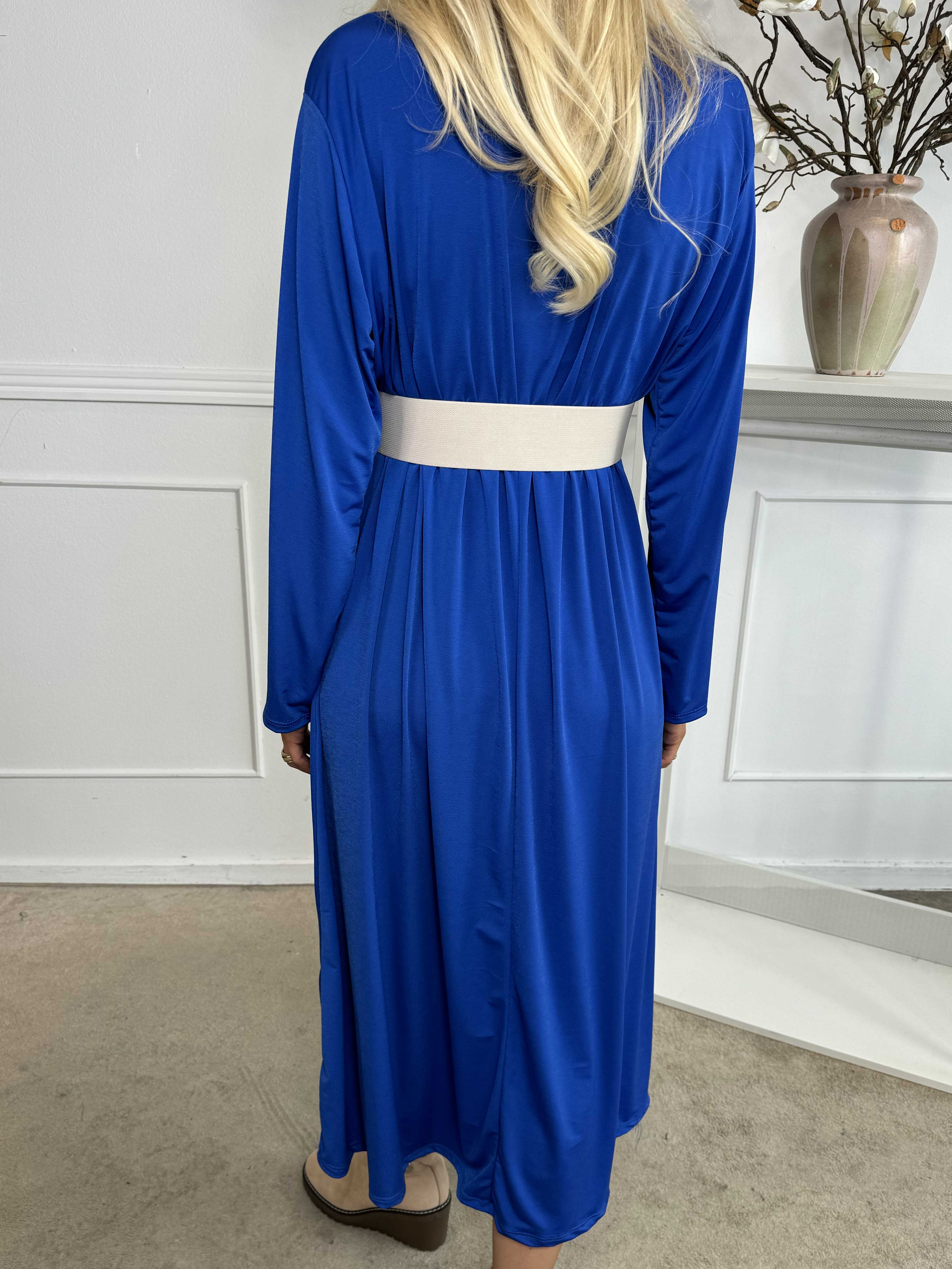 Nelly Plain - Elastisk ensfarvet kjole i viskose